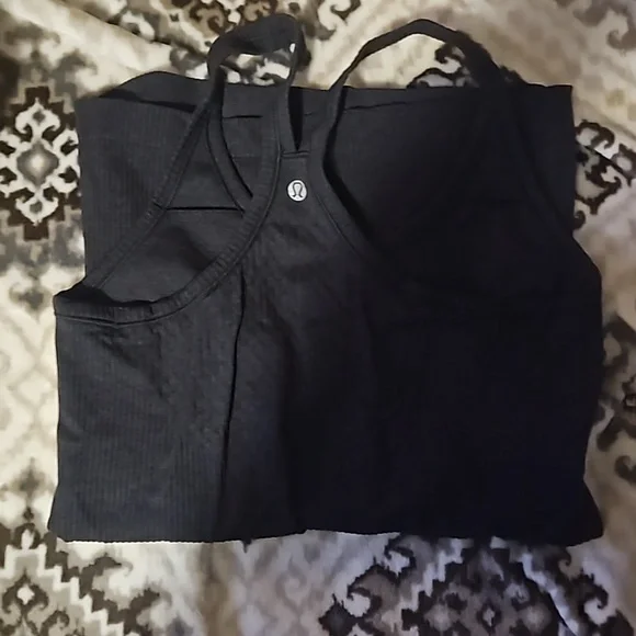 Lululemon tank - Picture 1 of 2